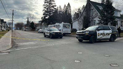 Disparando en una tienda de comestibles en Saguenay: dos sospechosos acusados de intento de asesinato