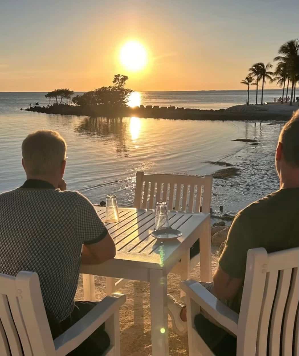 Gino Chouinard et ce collaborateur en voyage