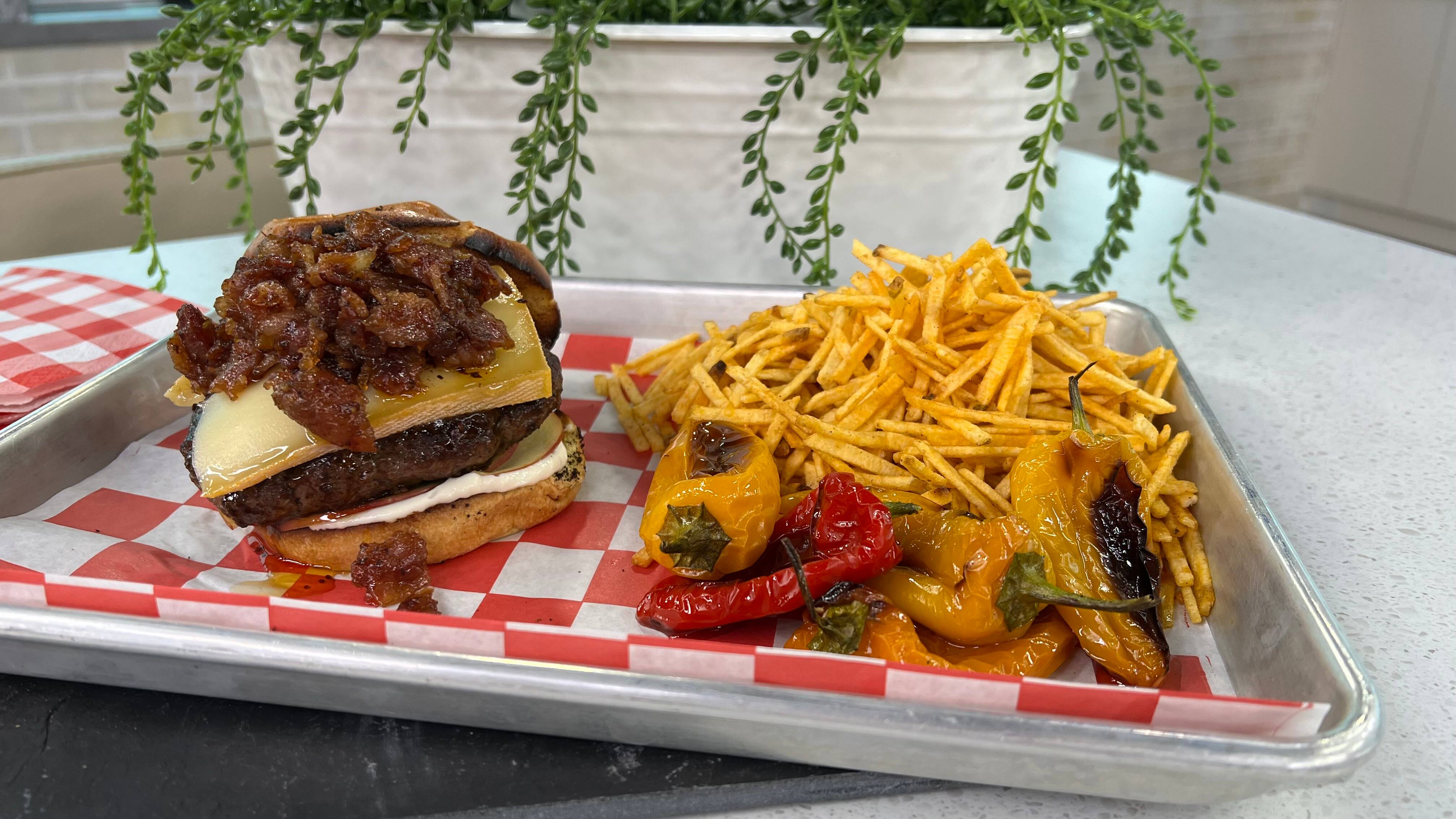 HAMBURGER SUCCULENT ET CARAMEL DE BACON