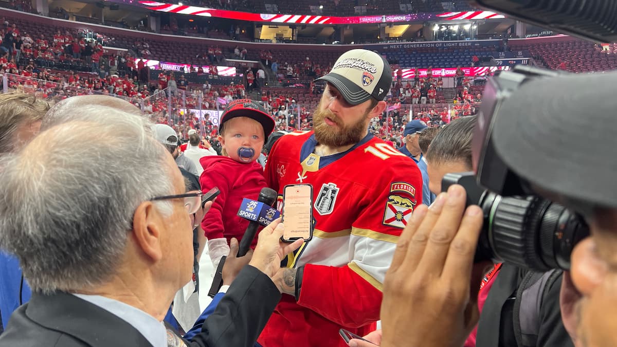 A.J. Greer: «Je suis un champion de la Coupe Stanley»