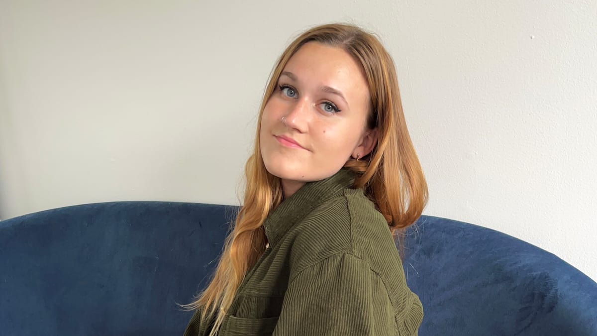 Le poids lourd des médias sociaux sur les jeunes