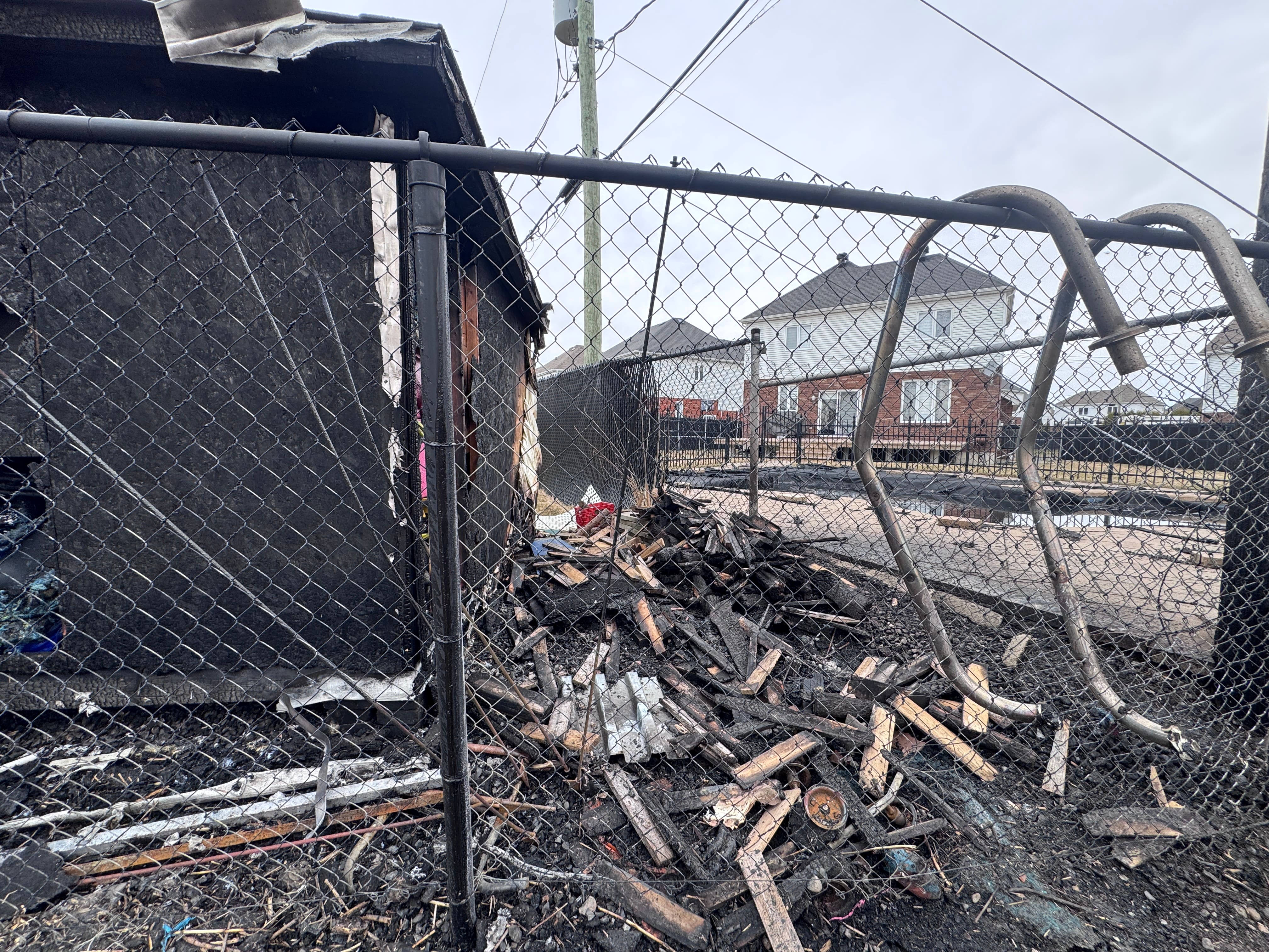 10 résidences endommagées par un feu à Longueuil: l’incendie considéré comme suspect