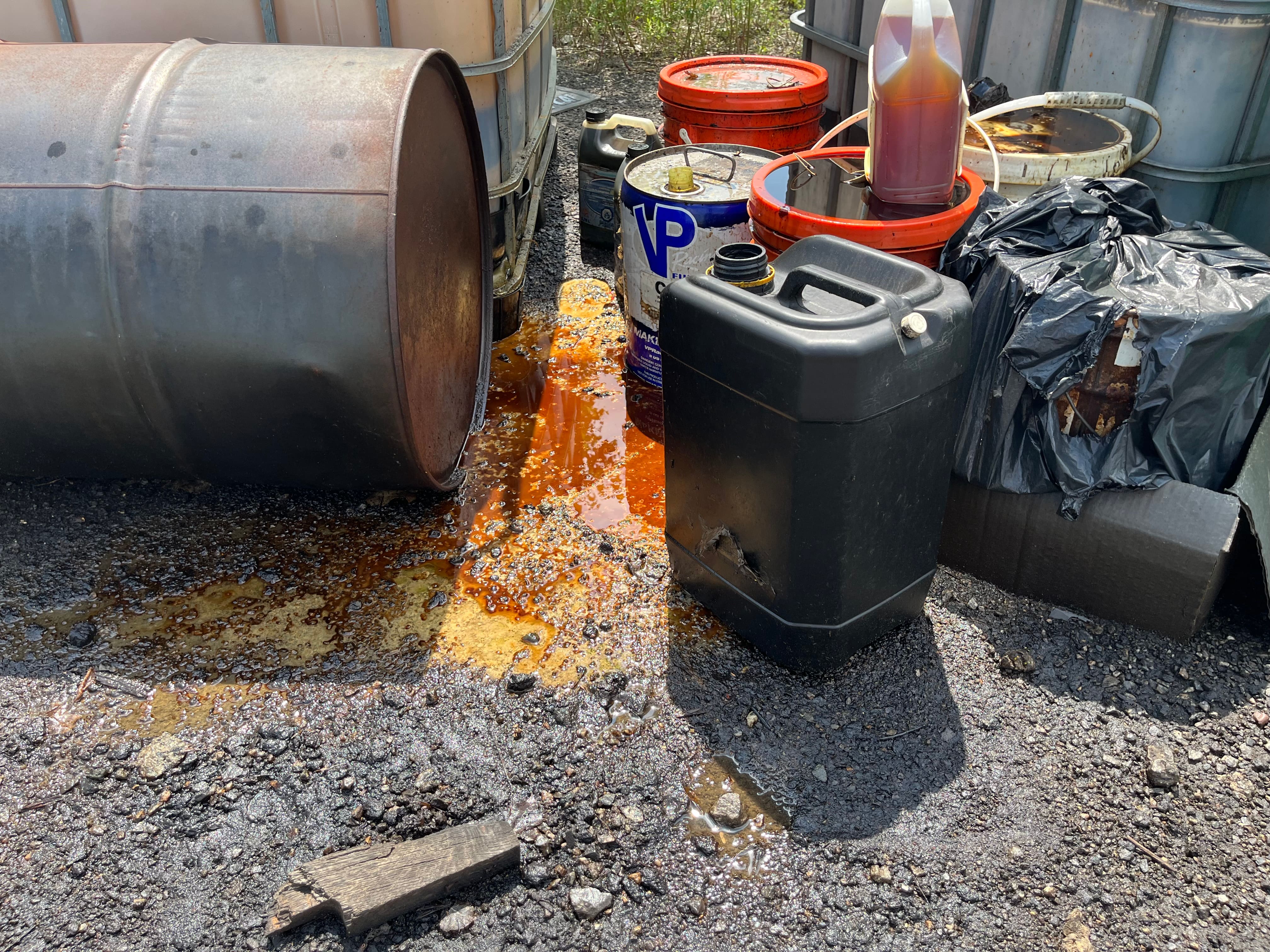 [EN PHOTOS] Voyez les dépôts illégaux de déchets visités par nos journalistes sur la Rive-Nord de Montréal