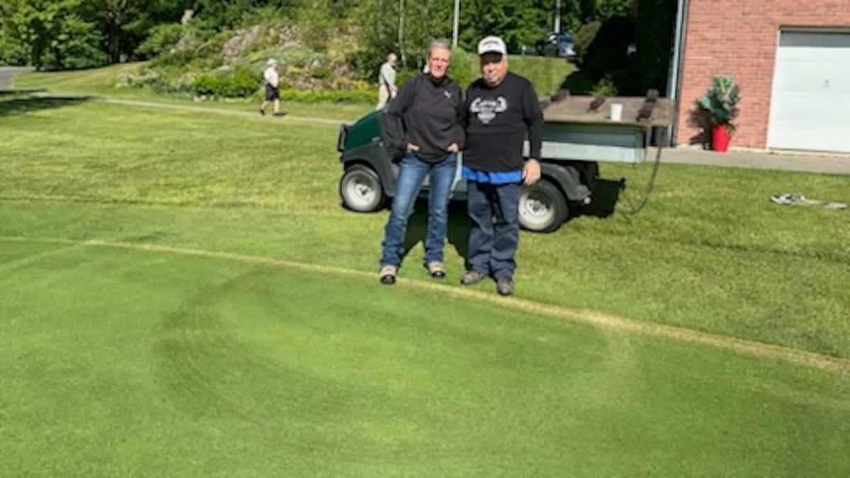 Des voyous ont causé des milliers de dollars de dommages au club de golf de Roxton Pond