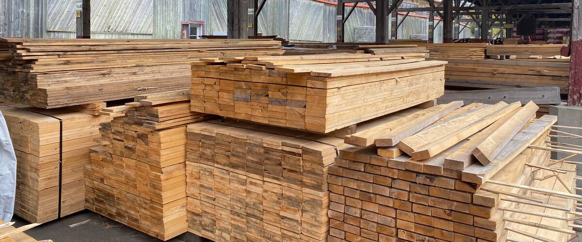 Bons prix et cours à bois remplies: les feux de forêt n’ont pas encore eu d’effets marqués