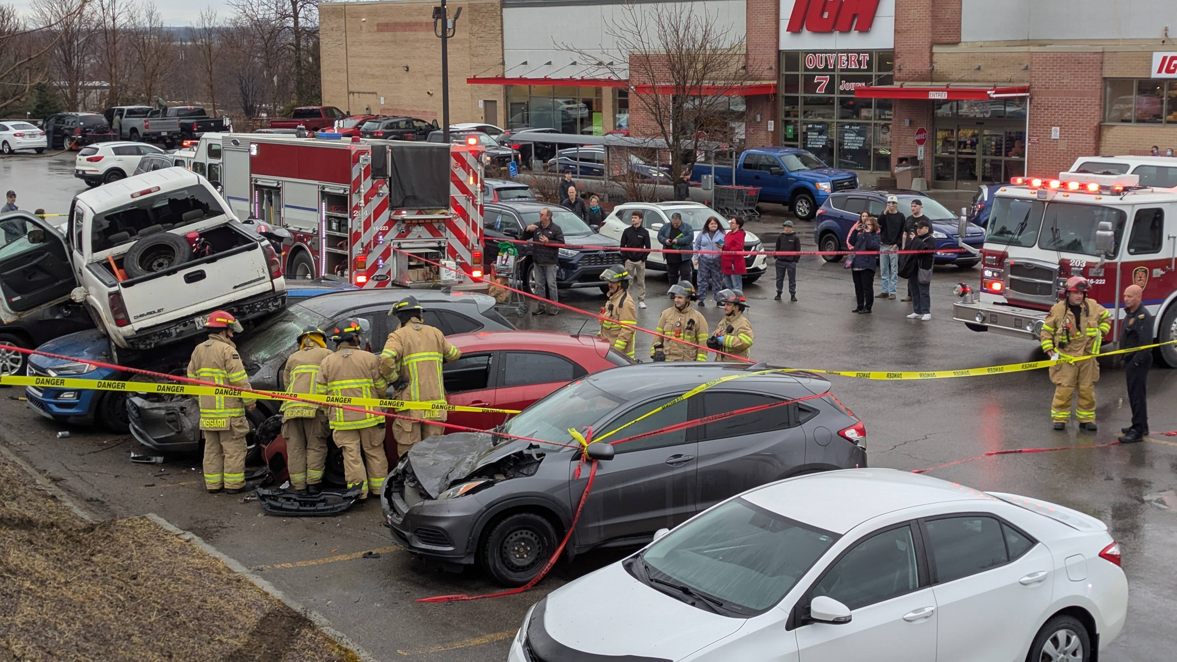 Saguenay Accidente espectacular: víctima de incomodidad, un piloto termina su carrera en varios autos