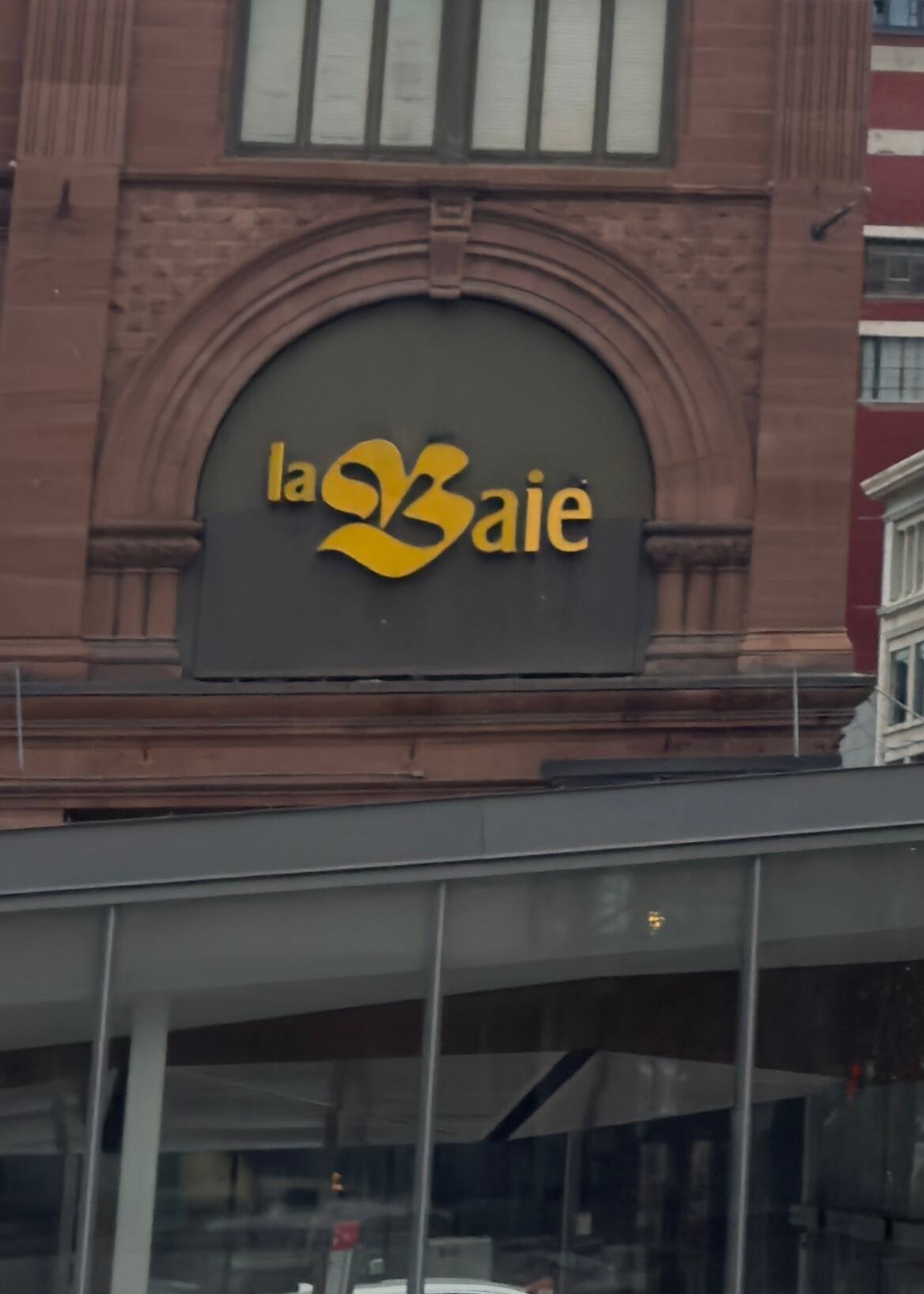 Vente du si&egrave;cle chez La Baie, o&ugrave; les soldes de liquidation commencent d&egrave;s mardi