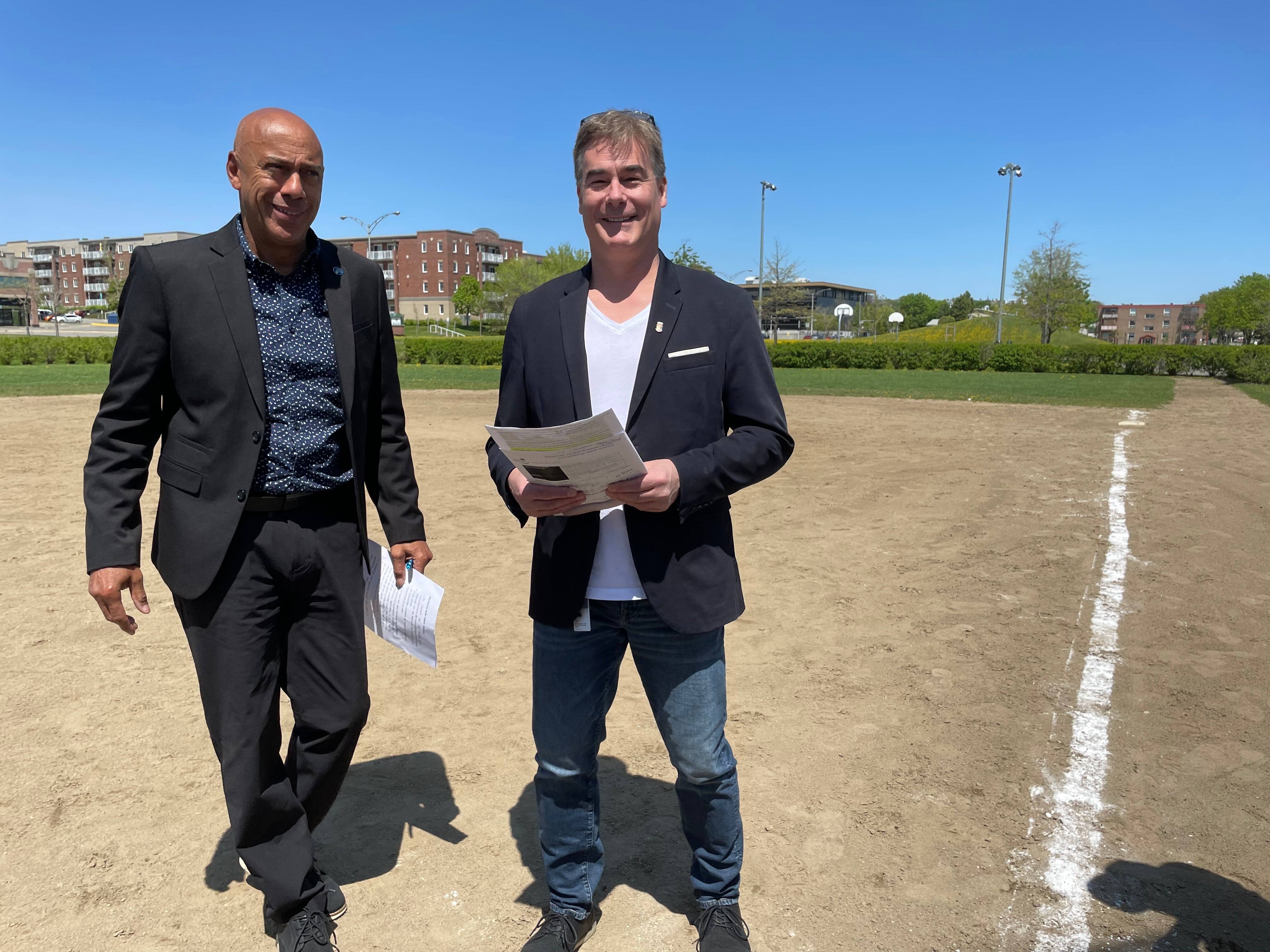 Promis par le responsable des sports Gosselin: un comité municipal «bidon» sur le baseball, dénonce l’opposition