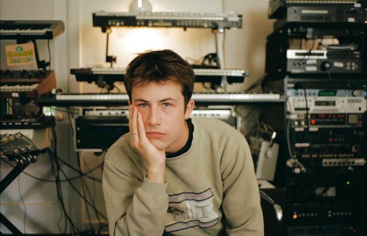 Dylan Minnette en amour et ses fans sont en furie