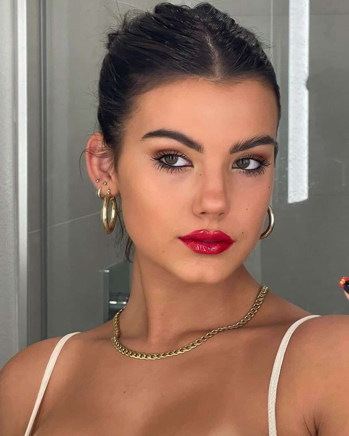 Voici LA tendance piercing à demander cet été