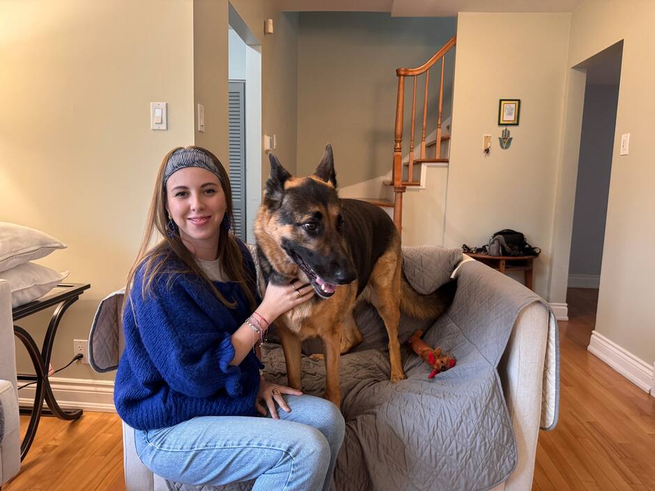 This couple travels and saves $10000 by TrustedHousesitters This couple travels and saves $10000 by TrustedHousesitters