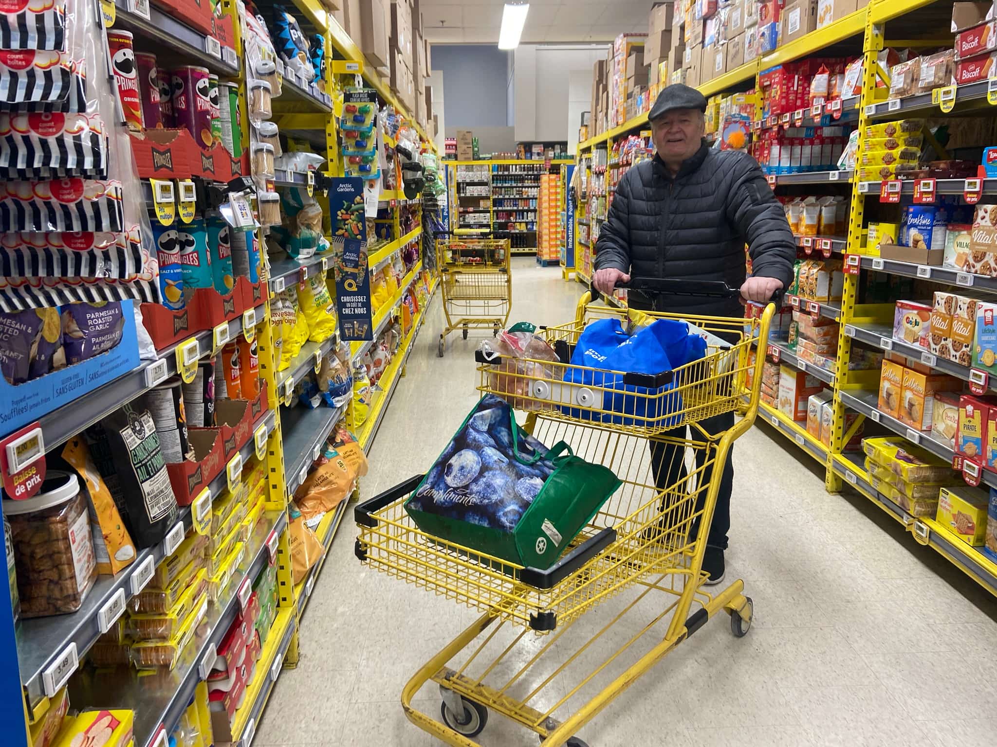 &laquo;Je viens deux fois par semaine au lieu d&rsquo;une seule&raquo;: les Qu&eacute;b&eacute;cois passent plus de temps &agrave; l&rsquo;&eacute;picerie pour trouver des rabais