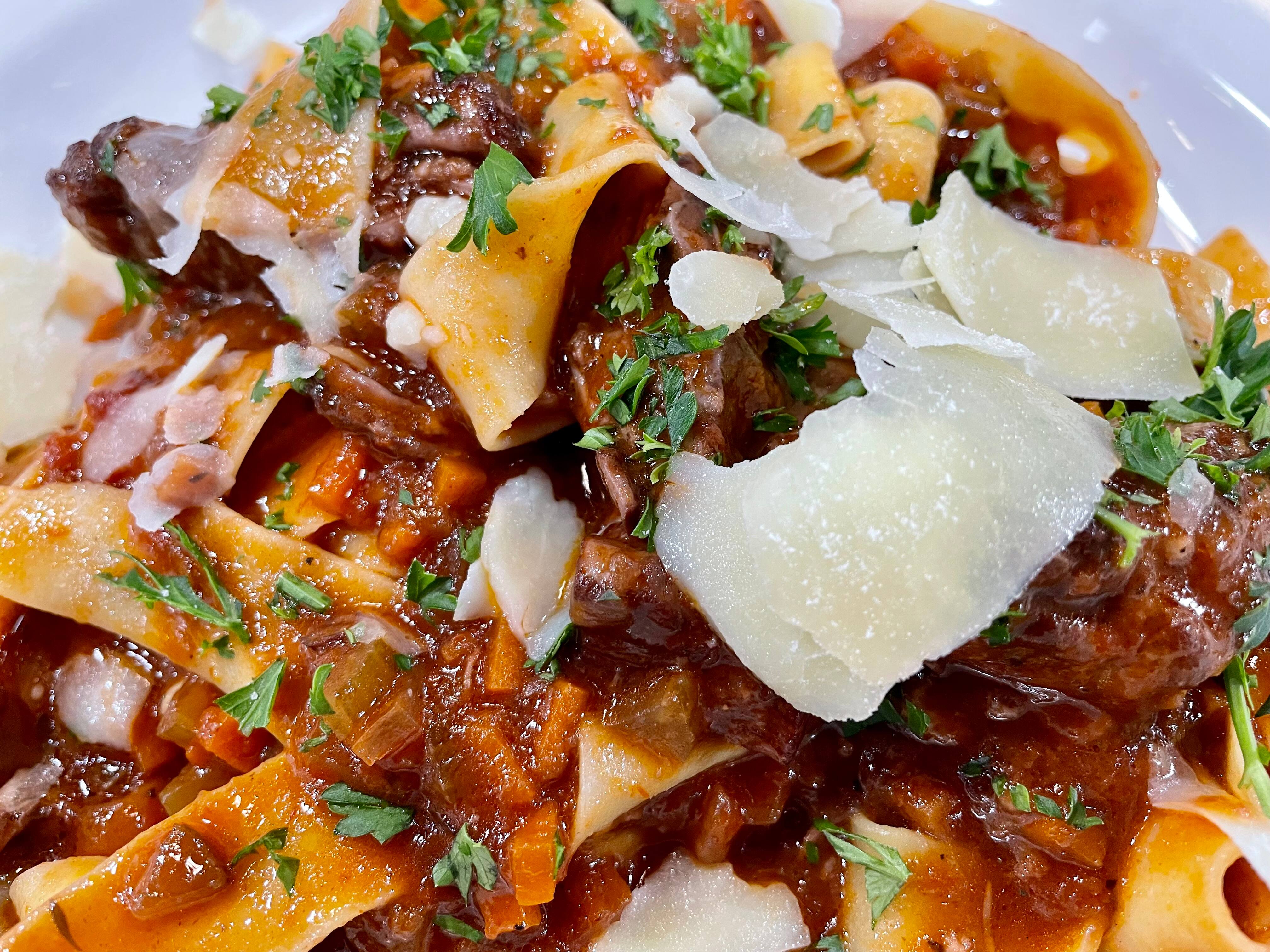  Ragù de bœuf vénitien sur pappardelles aux œufs 