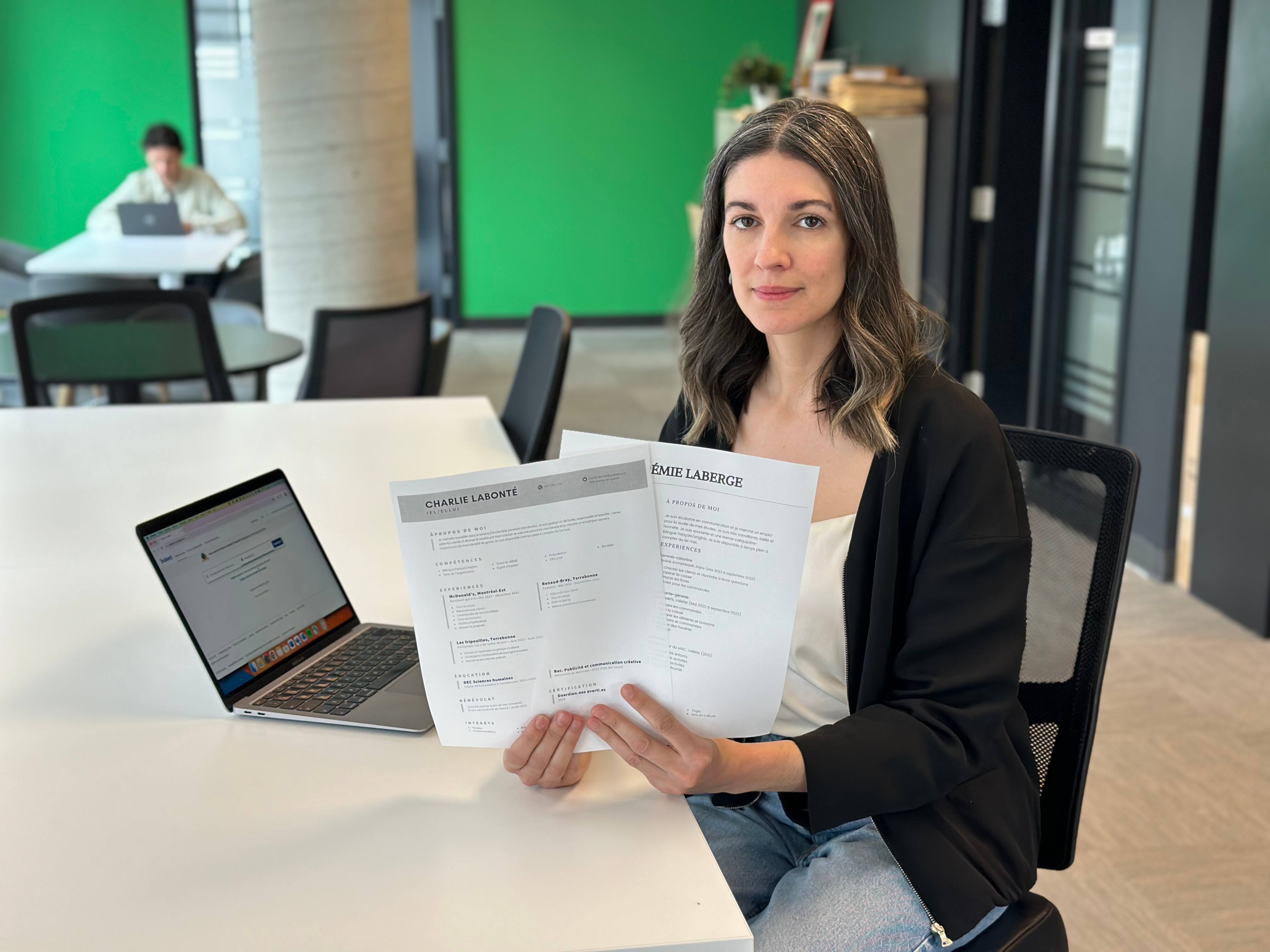 Emploi: deux fois moins d'appels pour un CV non binaire selon notre enqu&ecirc;te