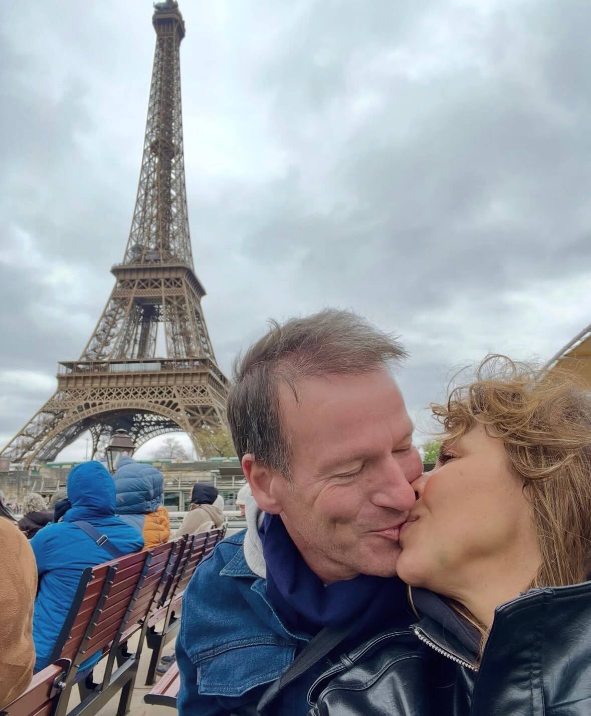 Isabelle Racicot profite d’un voyage fabuleux à Paris avec son amoureux ...