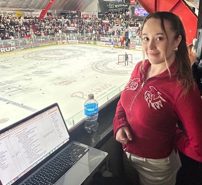 La streameuse québécoise Lexah qui est sedi soutenir son compatriote «Lewis le fou» au Colisée de Laval.