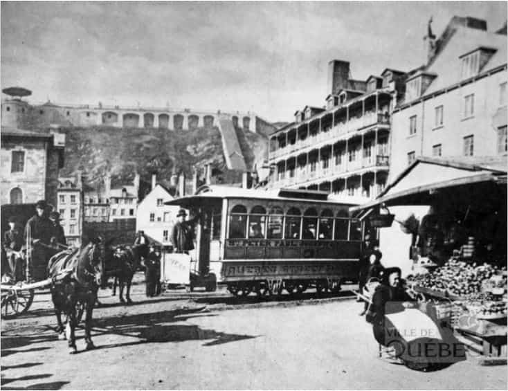 Un tramway hippomobile au marché Champlain vers 1880