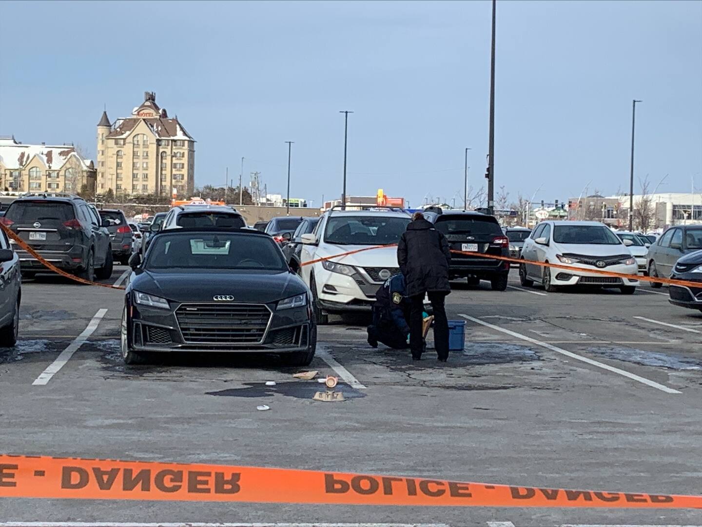 Enlèvement dans un stationnement à Laval: un suspect arrêté et un autre court toujours