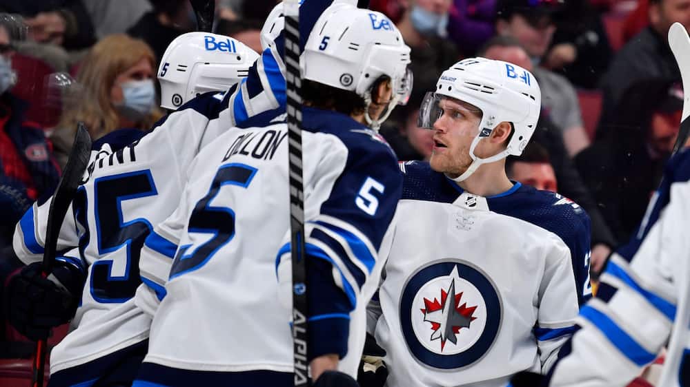 Les Jets battent le CH et gardent espoir