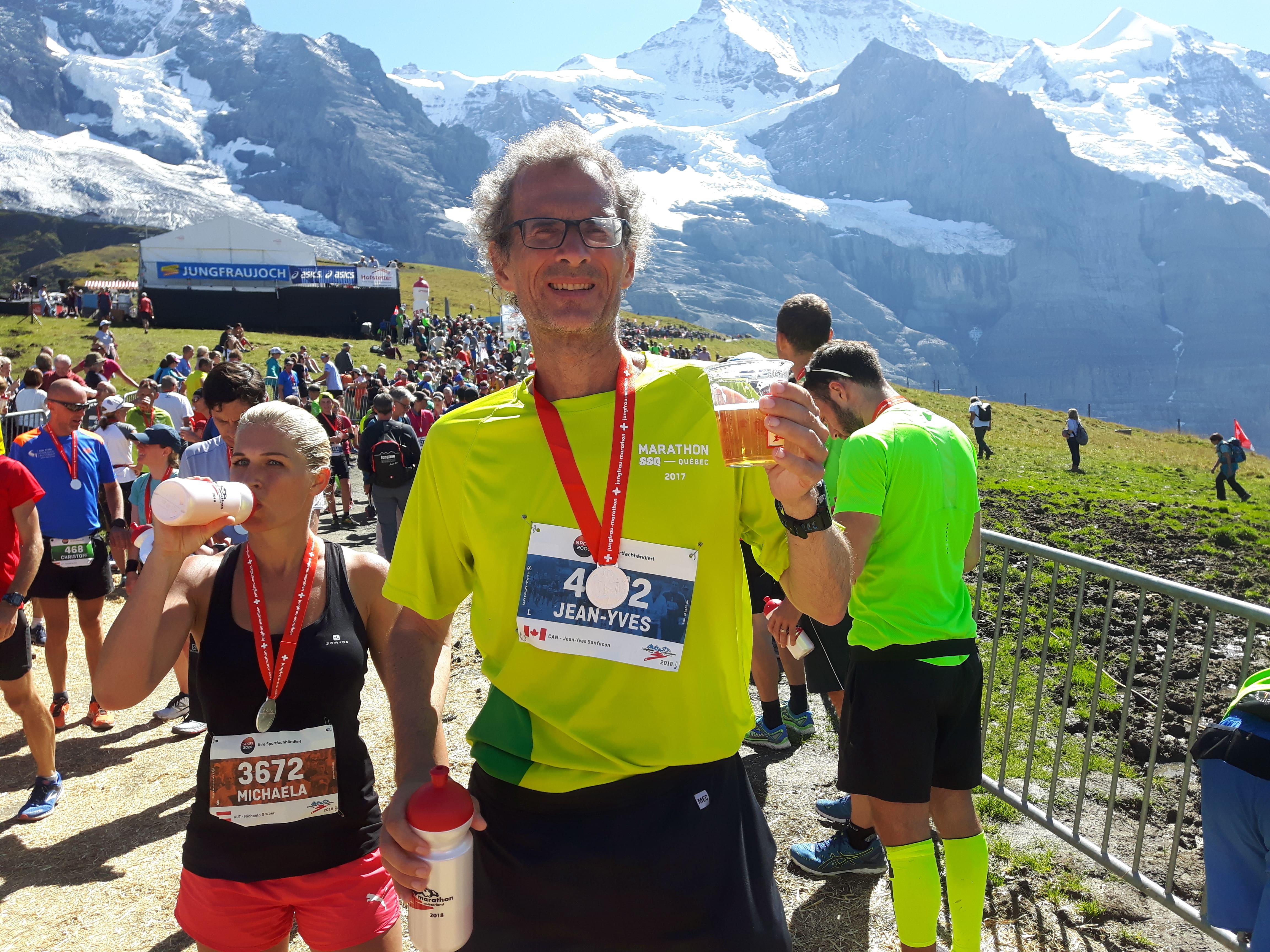62歳のランナー、20年足らずで100回目のマラソン達成