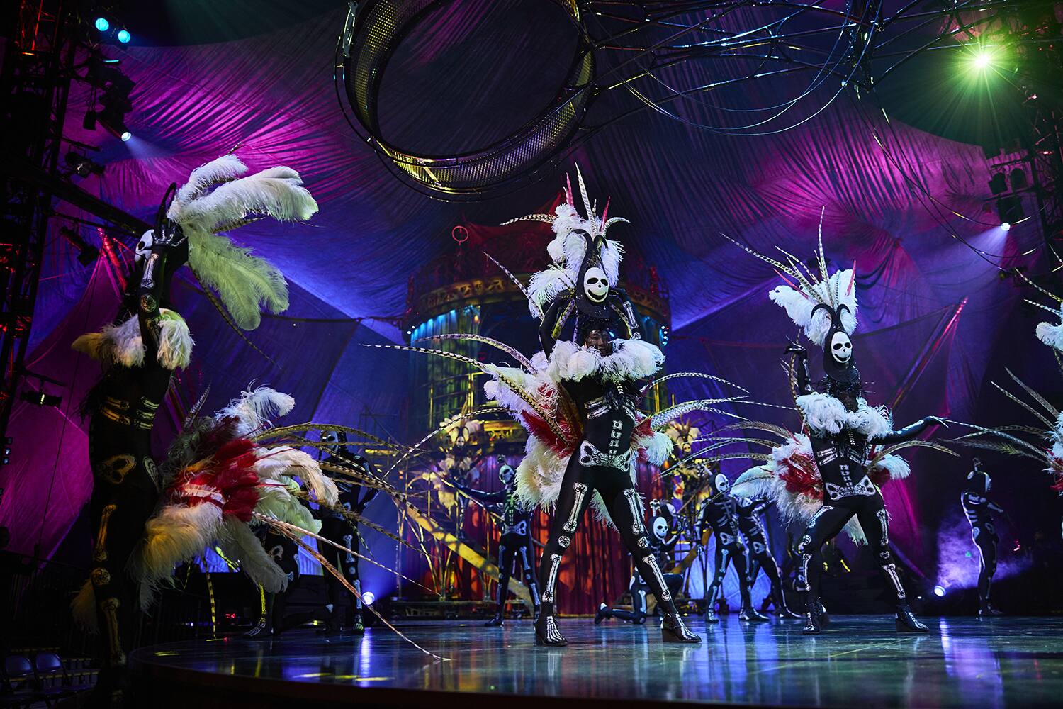 Célébrez le retour du Cirque du Soleil dans le VieuxPort de Montréal
