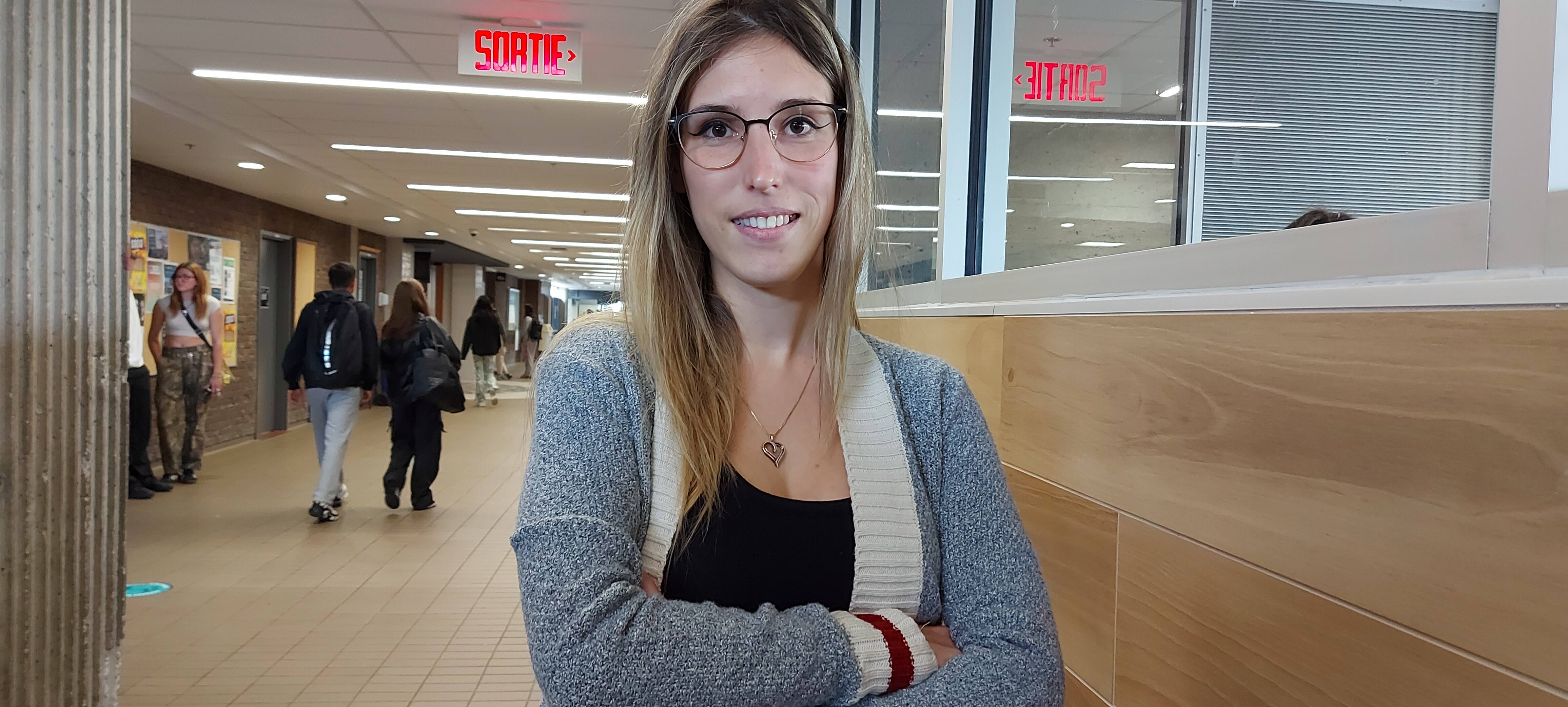 Rattrap&eacute;s par l'inflation, plus de la moiti&eacute; des jeunes vivent d'une paie &agrave; l'autre