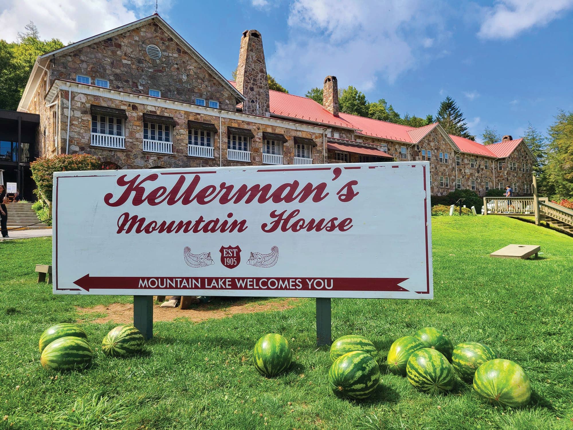 Devant le Mountain Lake Lodge, un panneau indique que nous sommes bien à la pension Kellerman, où les melons d’eau sont toujours aussi prisés qu’à l’époque de Dirty Dancing!