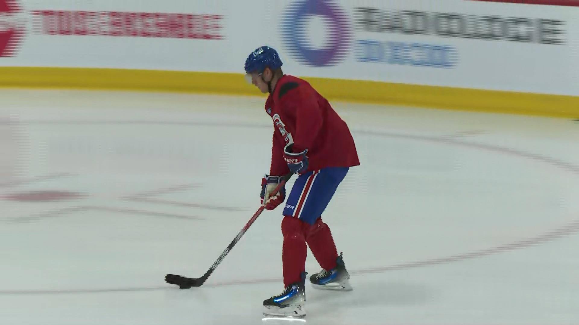 En action avec ses nouveaux co&eacute;quipiers du Canadien: un premier choc culturel pour Patrik Laine