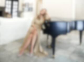 Une directrice à l'Académie bienveillante