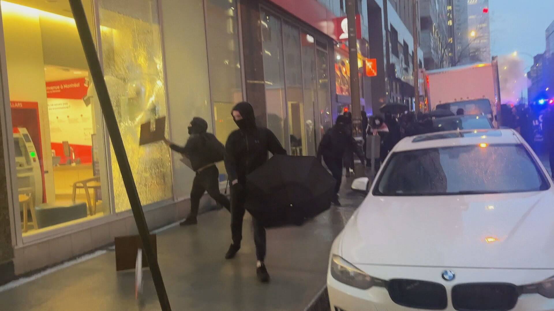 EN VID&Eacute;O | Du grabuge pendant la manifestation anticapitaliste