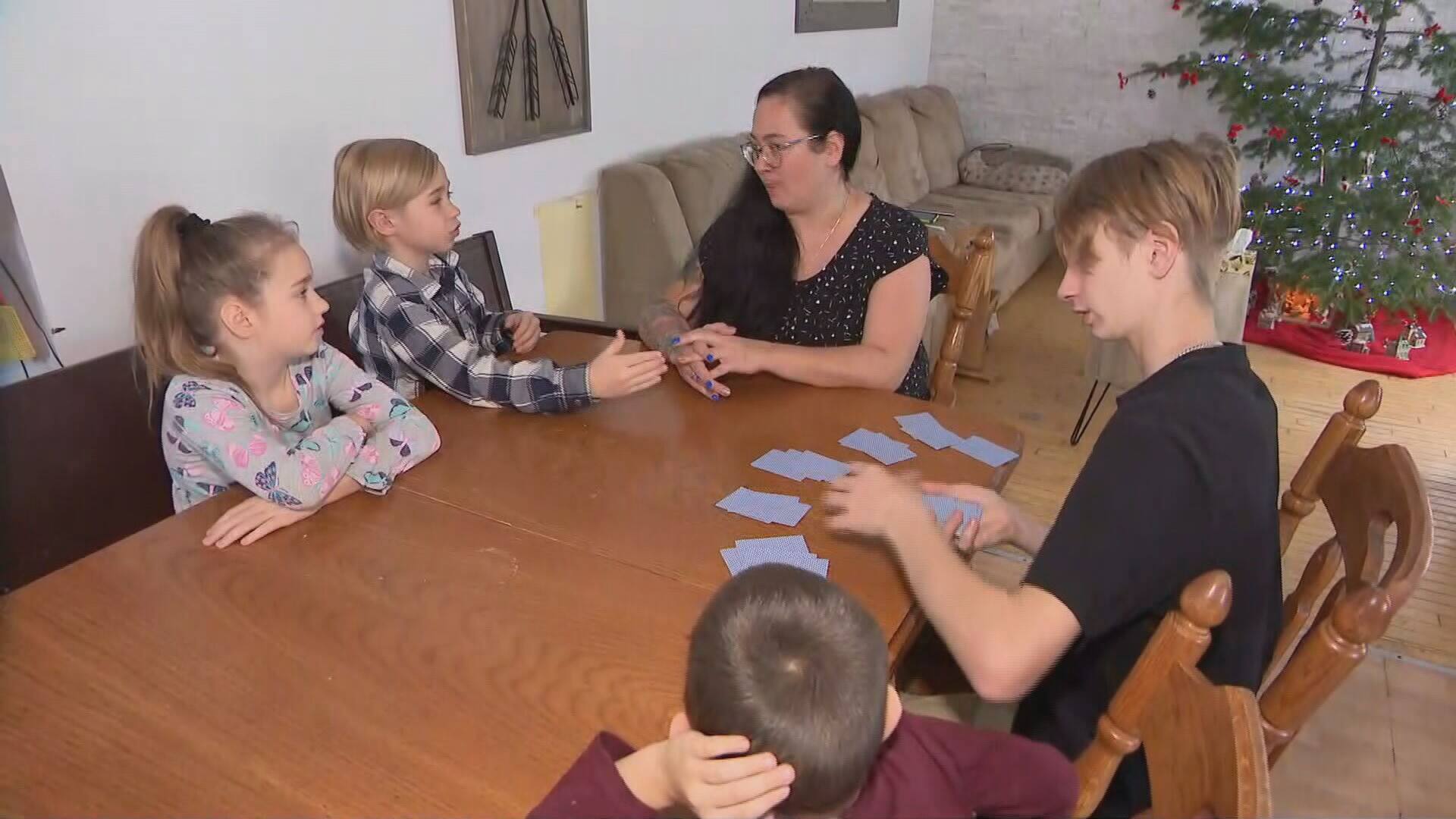 Concours pour gagner un terrain en région la famille gagnante charmée