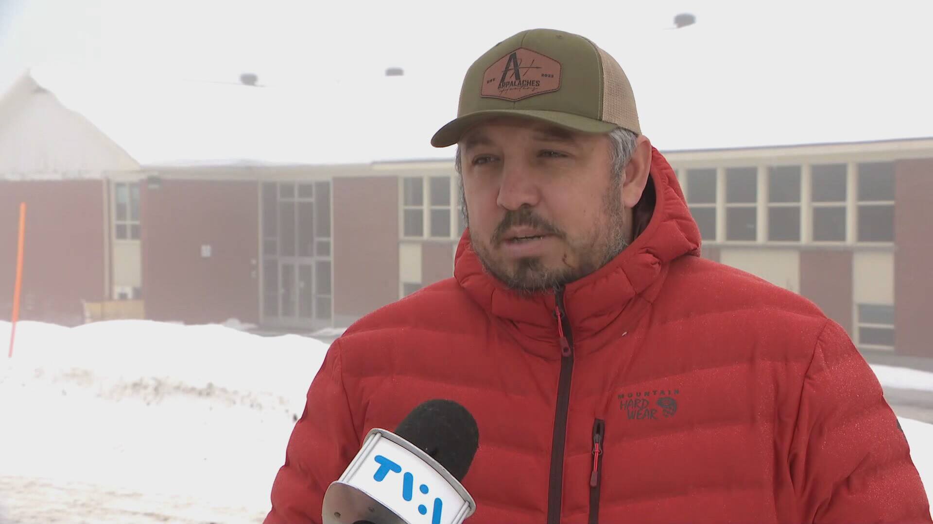 Concours pour gagner un terrain en région la famille gagnante charmée