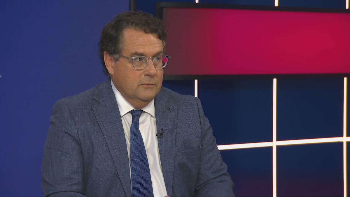 Bernard Drainville «modérément optimiste» quant à une entente avant les tarifs