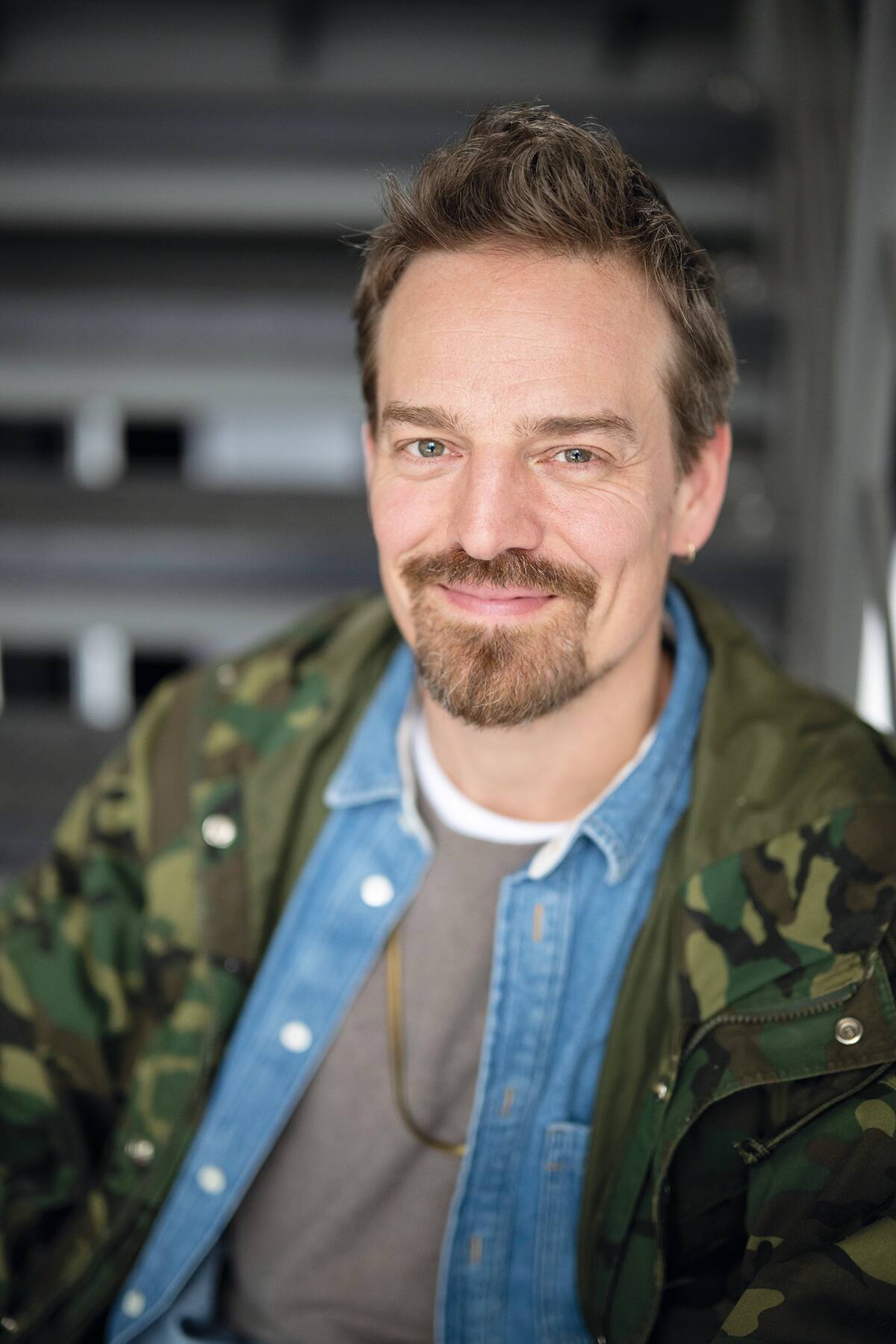 Il a écrit 10 chansons pour cette chanteuse