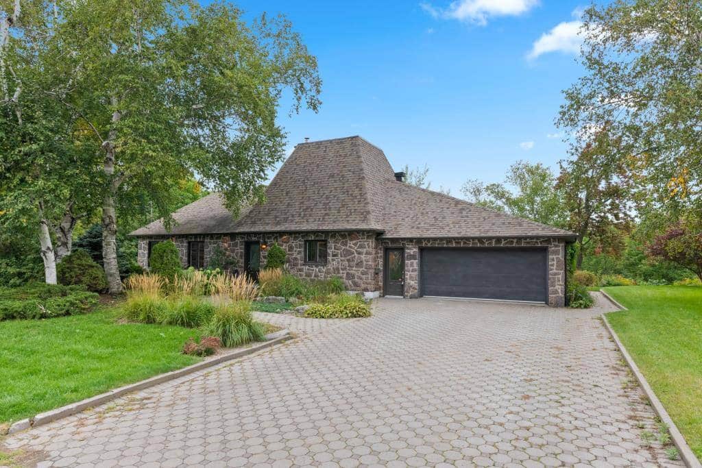 Une maison style canadienne à vendre à Lévis