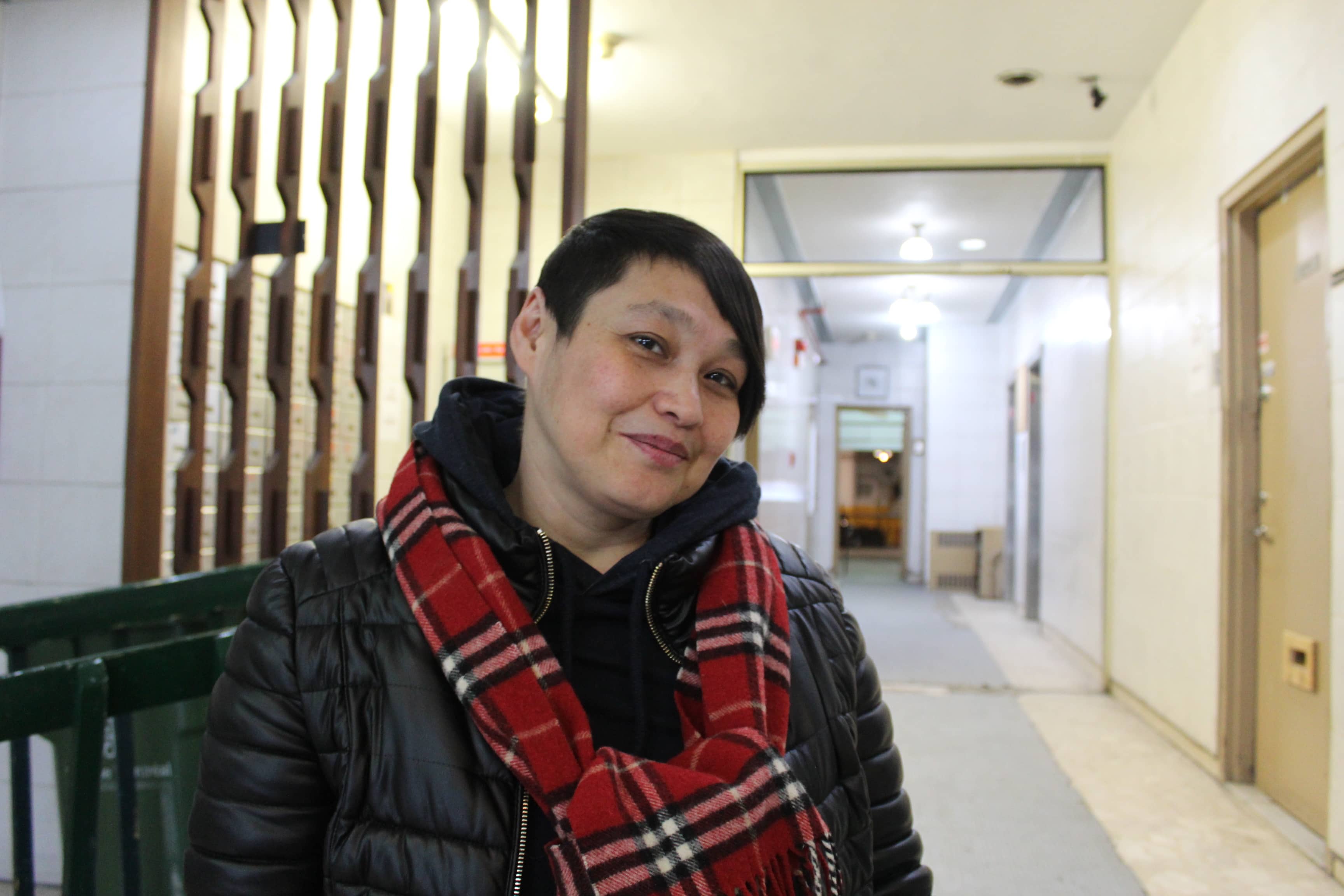 Loan Nguyen, qui lutte pour rester dans l'immeuble depuis que les propriétaires ont distribué les avis d'évacuation temporaire.