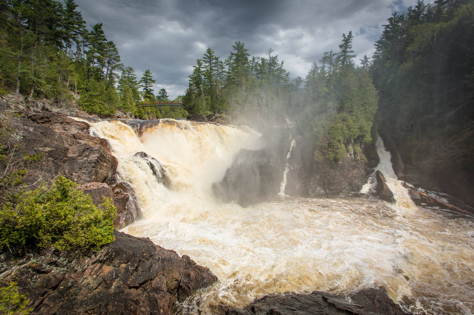 Les grandes chutes de la rivière Coulonge JDM