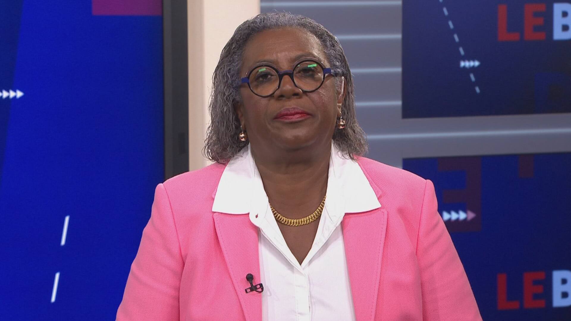 Chemin Roxham: &laquo;grouillez-vous&raquo; dit R&eacute;gine Laurent au f&eacute;d&eacute;ral