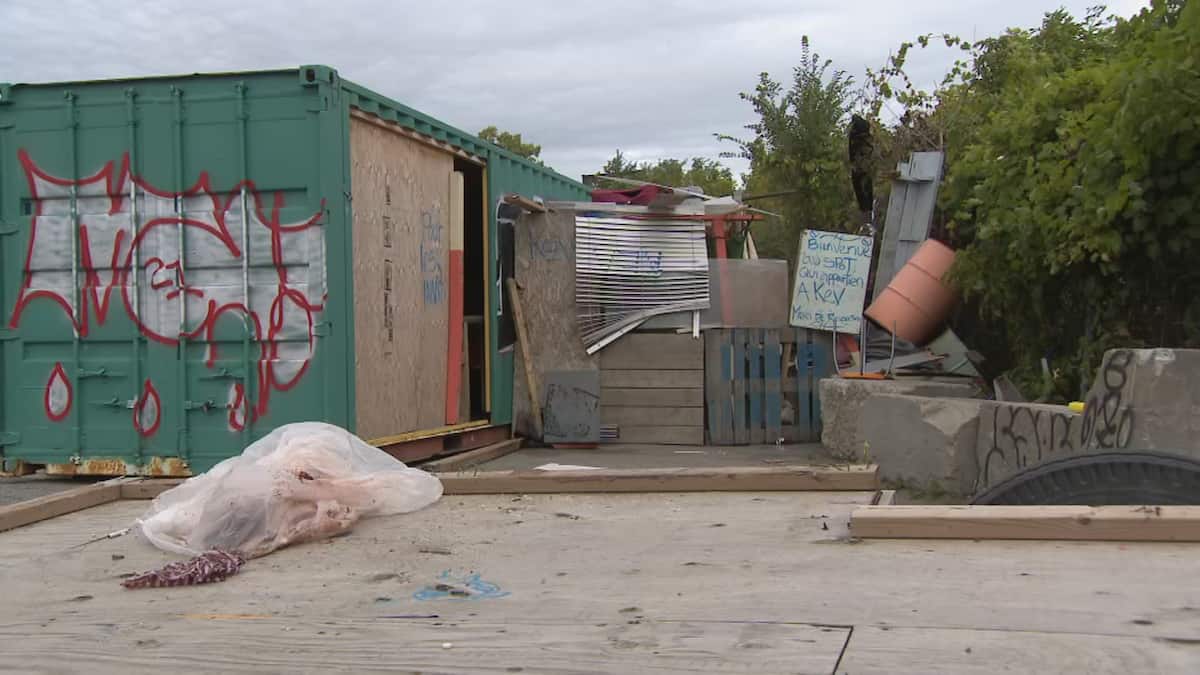 À Montréal, de nouveaux campements de fortune émergent