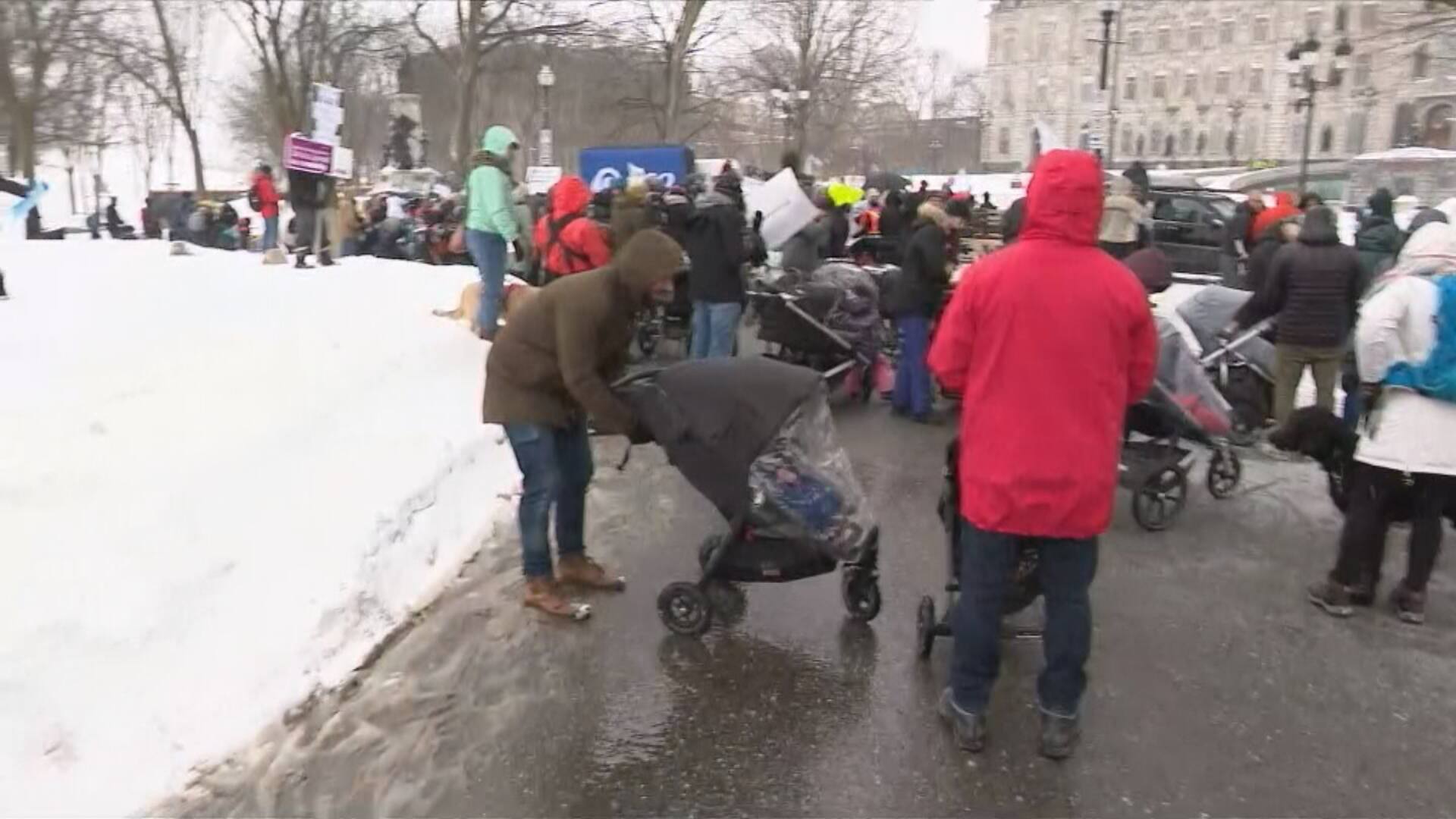 Manifester pour un meilleur acc&egrave;s aux garderies
