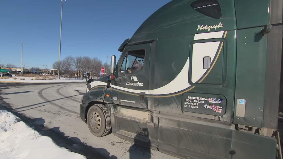 La vaccination obligatoire des camionneurs perturbera la chaine de distribution