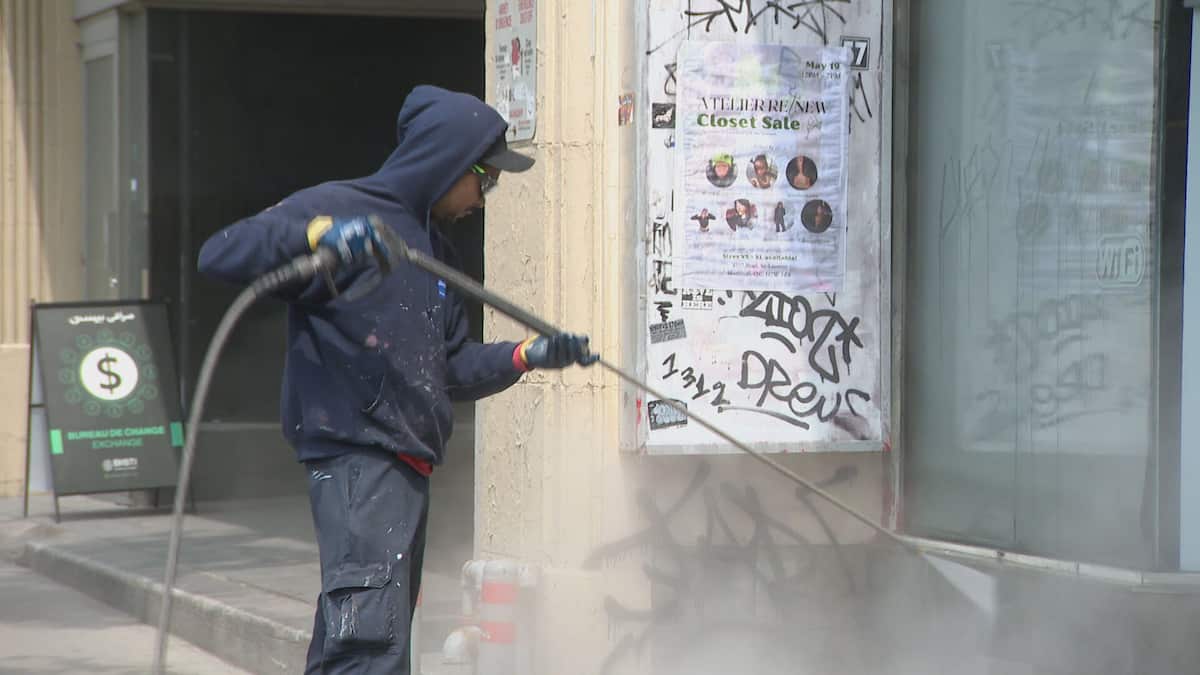 Graffiti cost the city of Montreal big Graffiti cost the city of Montreal big