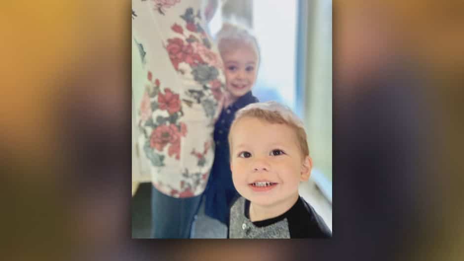 Des parents de Fermont poursuivent 3 médecins pour le décès de leur enfant de 2 ans | TVA Nouvelles