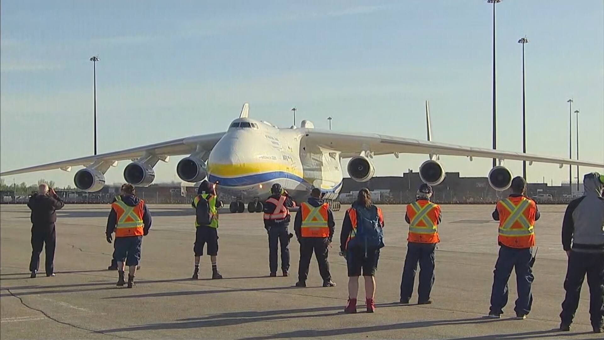Le Plus Gros Avion Du Monde De Retour A Mirabel Tva Nouvelles