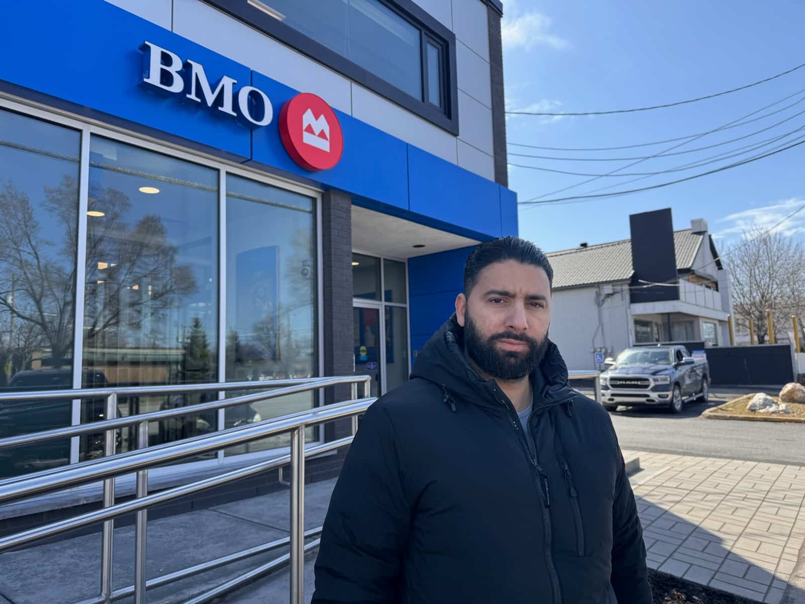 &laquo;Mon argent n&rsquo;est pas en s&eacute;curit&eacute; avec cette banque&raquo;: la BMO refuse de lui rembourser un montant de 12 000$ vol&eacute;