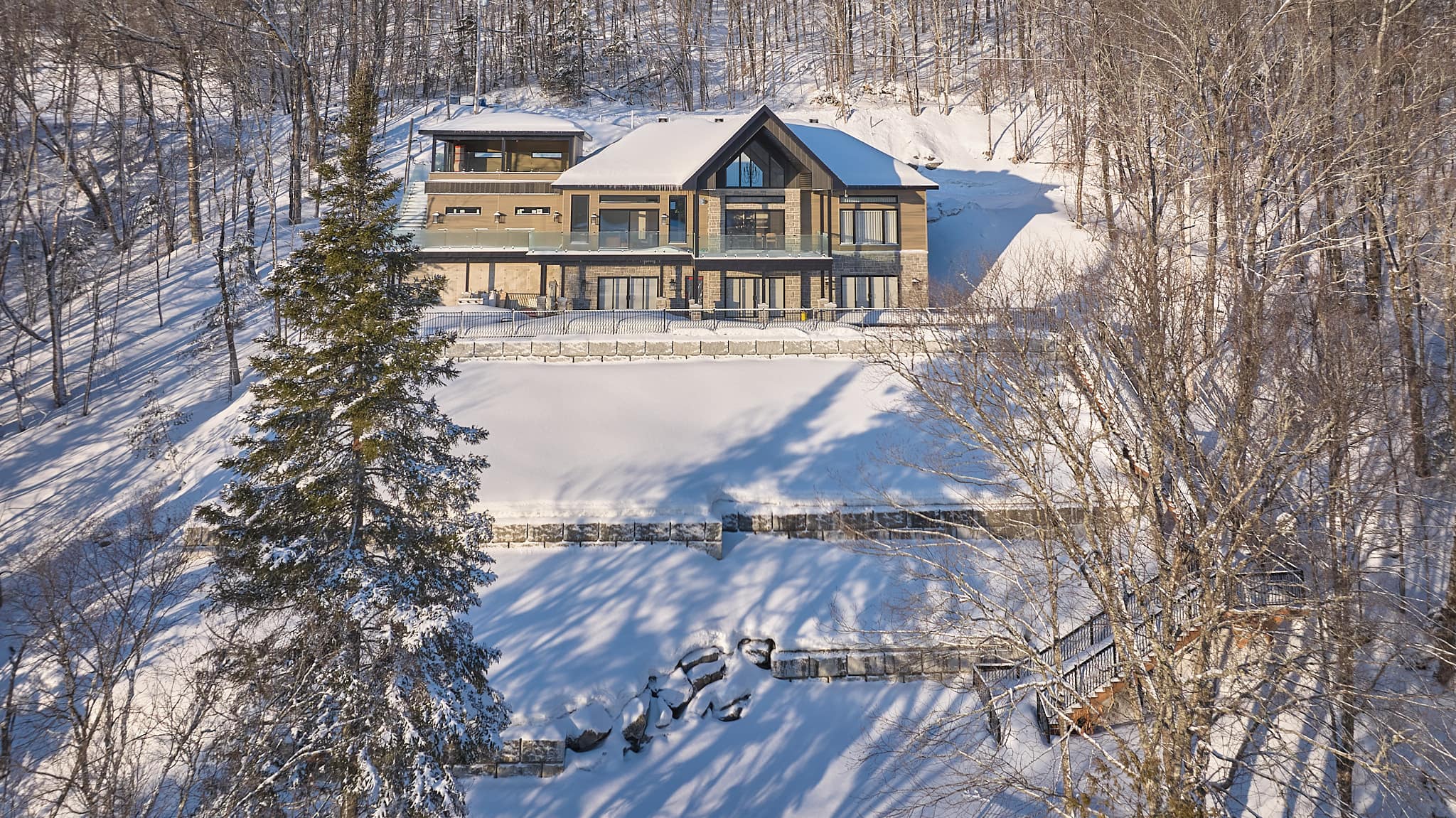 Propriété d’exception avec quai privé à vendre