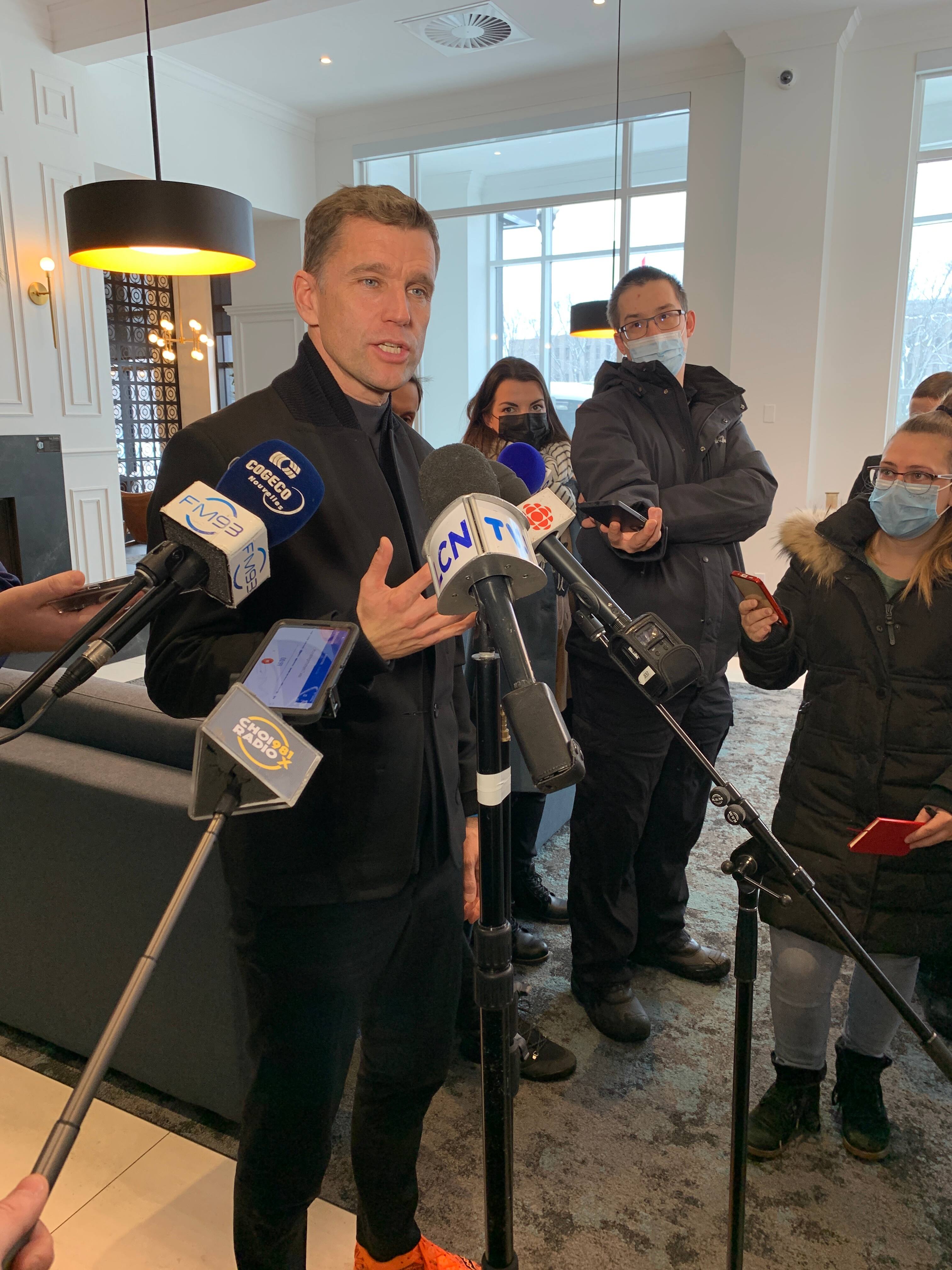 Marchand troubl&eacute; par le cumul d'incidents violents impliquant la police