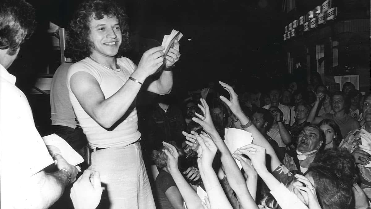 Ikiwhoum Le chanteur Martin Stevens est décédé à 69 ans 7 Jours