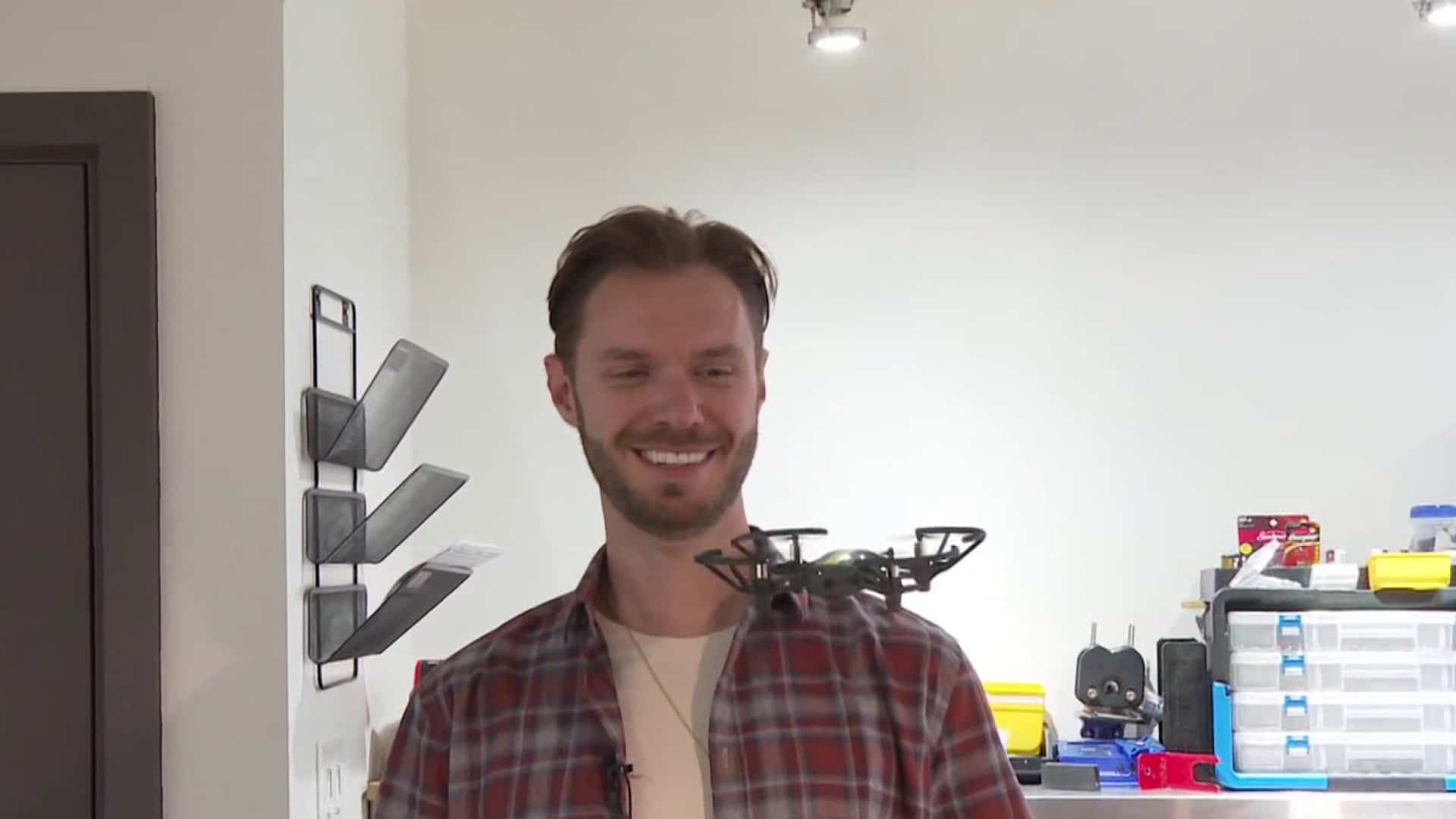 Martin Vachon apprend à piloter des drones