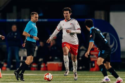 FC Supra du Québec Matisse Chrétien Durant Le Defensor Durant Le Match du Vendredie 4 月 24 日对阵哈利法克斯流浪者队(CEPSUM)。